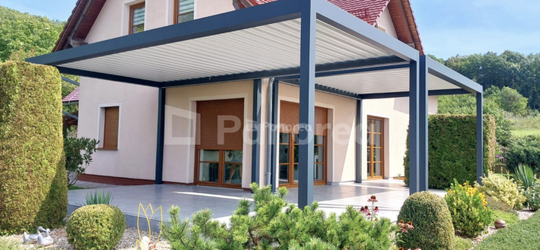Pevná strecha vs. bioklimatická pergola: Ako si vybrať tú správnu pre vašu záhradu?